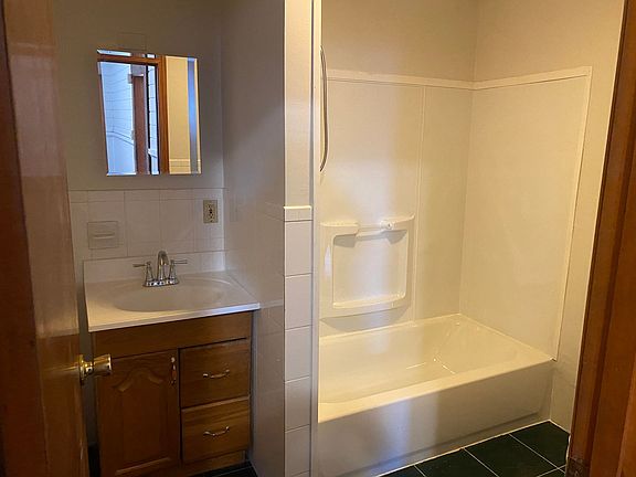 5th image of 288 Whittenton St #3R