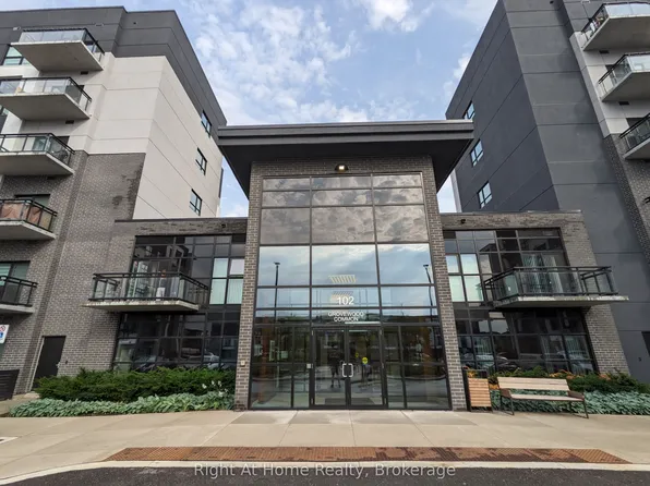 102 Grovewood Cmn #527, Oakville, ON L6H 0X2