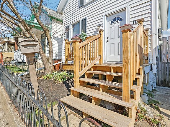 3rd image of 1145 Isabella St
