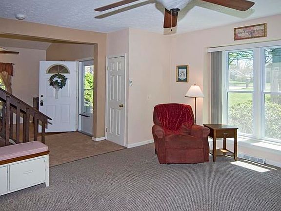 4th image of 42 Forest Dr