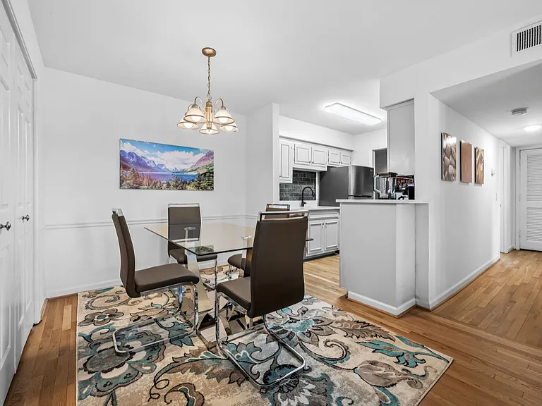 2905 Burch Ave #3 — Photo 7