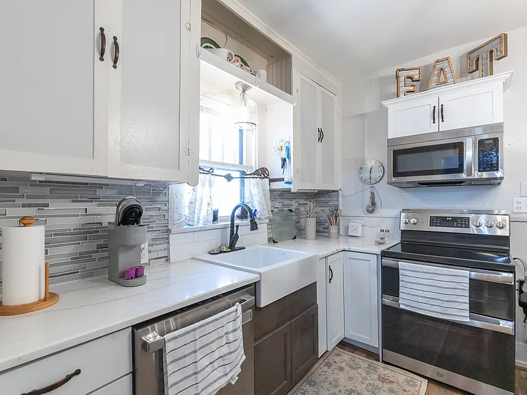 1349 Meander St — Photo 16