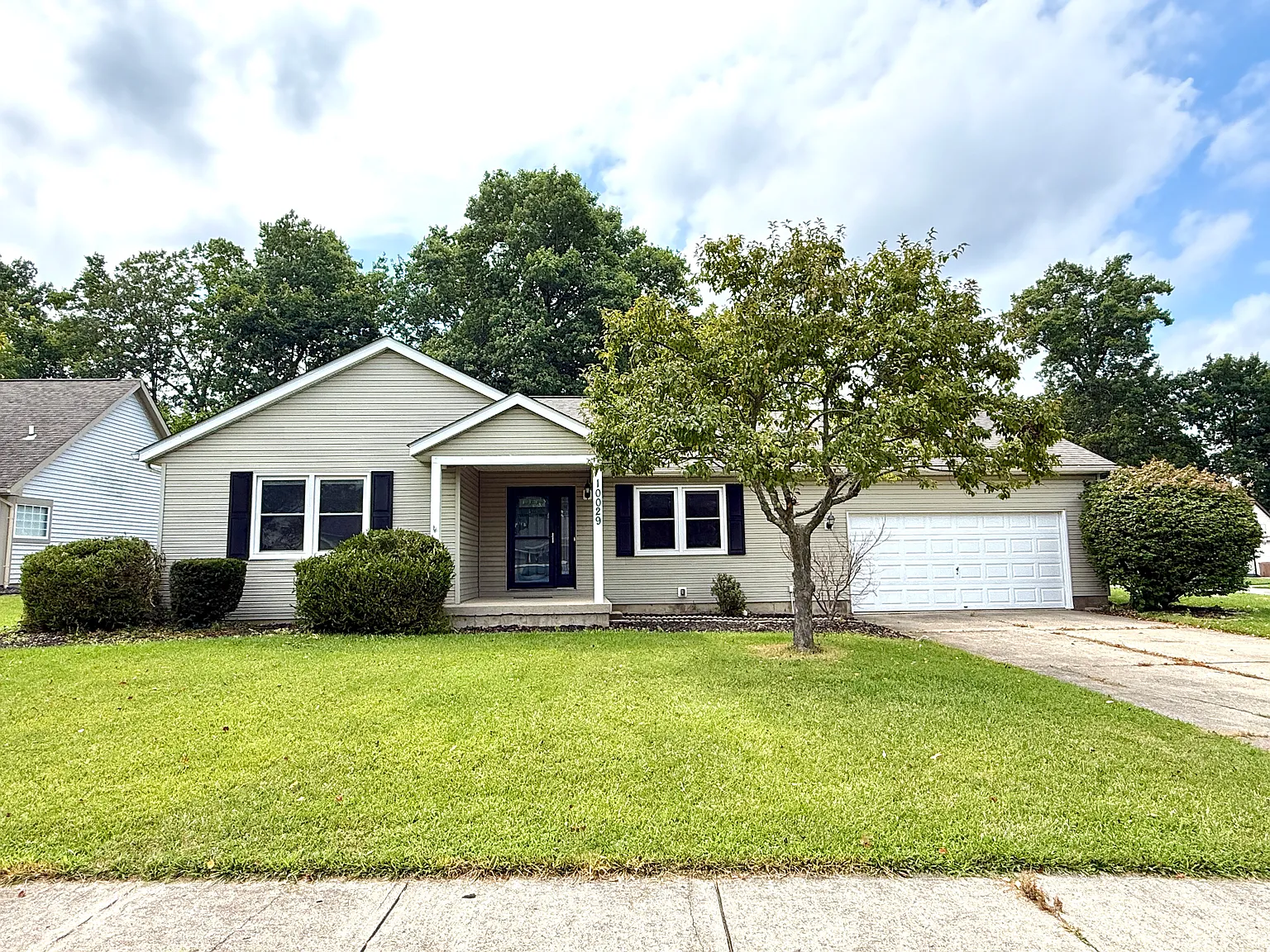 3 bed, 1388 sqft, $2,350 — Photo 1