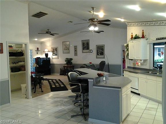 3rd image of 1011 SW 4th Ave