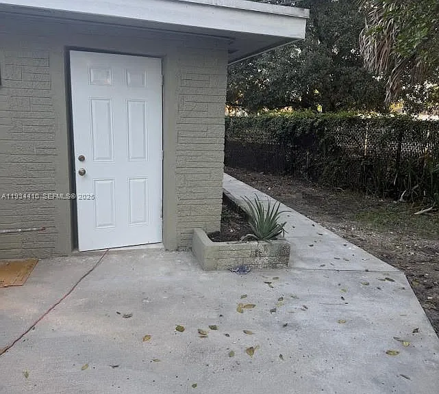 1021 NW 25th Way #3 — Photo 1