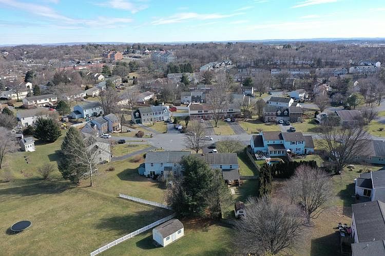 14 Lakeview Pl, Lititz, PA 17543 Zillow