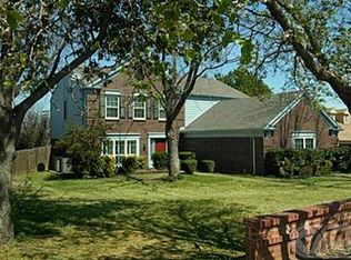 912 W Glade Rd, Hurst, TX 76054