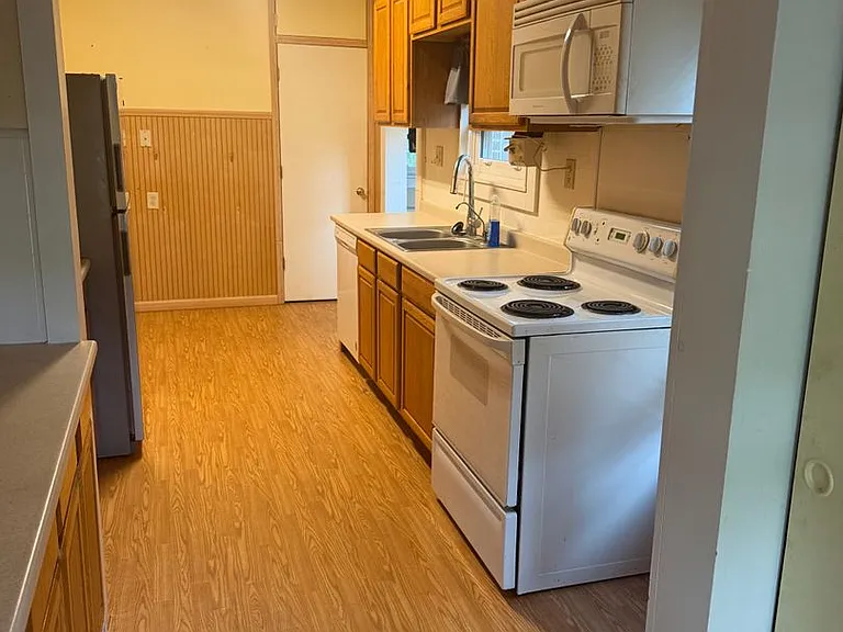 525 NE 5th St — Photo 7