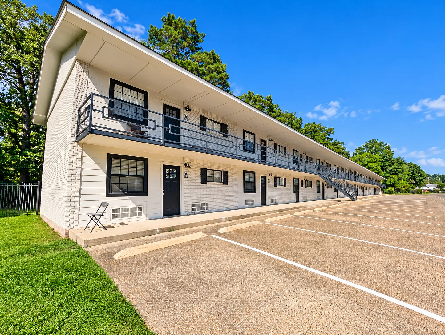 1 bed, 600 sqft, $900 — Photo 1