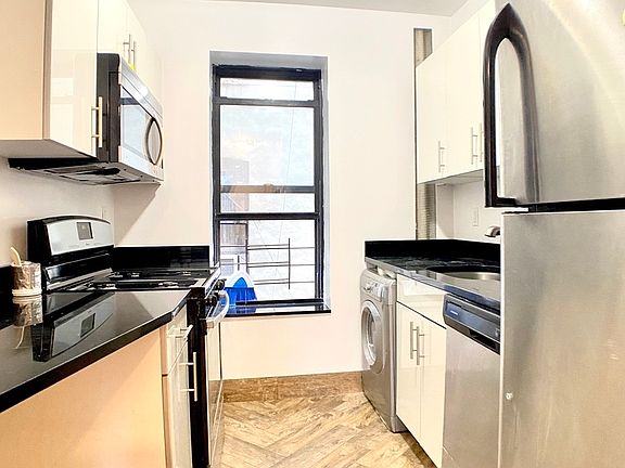 2nd image of 520 W 175th St APT 3