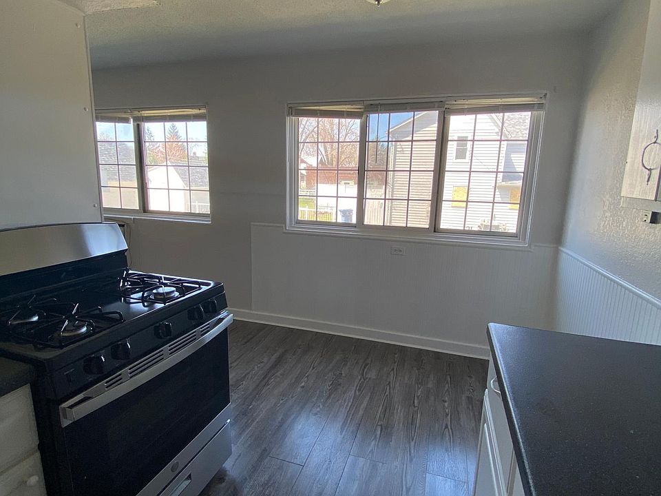 1st image of 646 22nd Ave NE APT 1