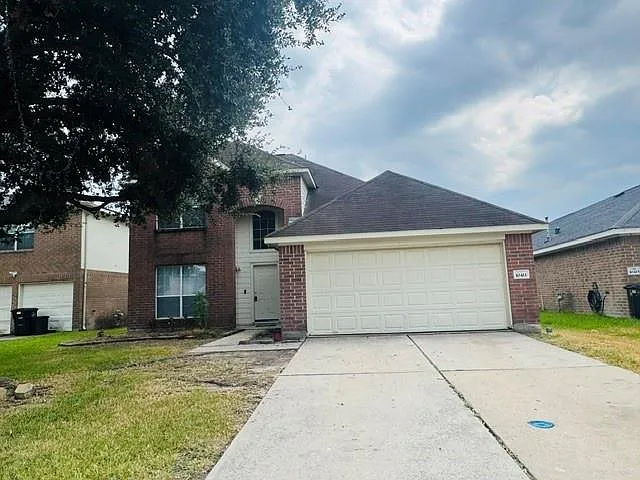 4 bed, 2.5 bath, 2191 sqft, $2,200 — Photo 2