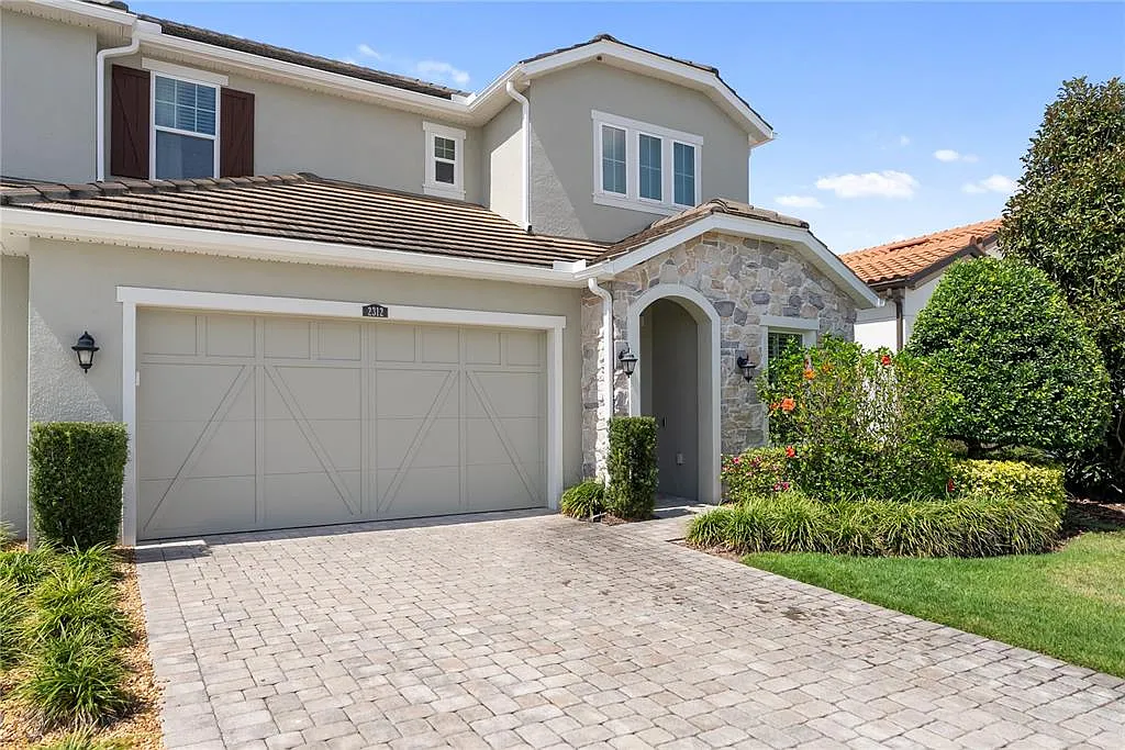 3 bed, 3.0 bath, 3304 sqft, $5,000 — Photo 1