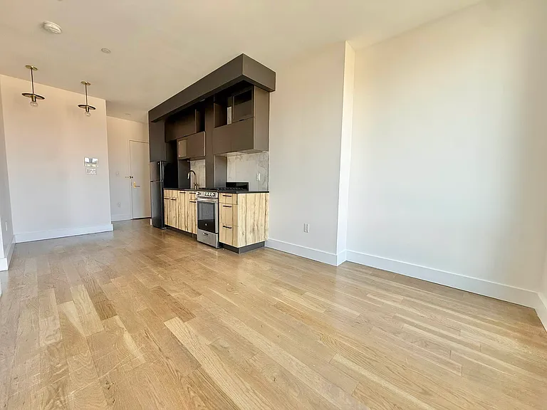 1052 Dean St #4R — Photo 4