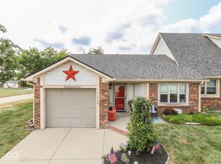 1102 Paradise Ct, Greenwood, IN 46143