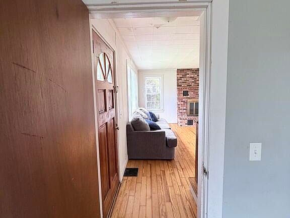 5th image of 91 Kennebec Road
