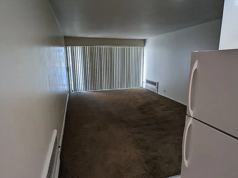 Lanai Apartments — Photo 24