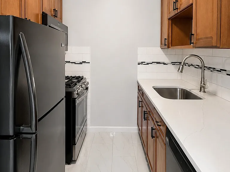 3240 Netherland Ave #1C — Photo 2