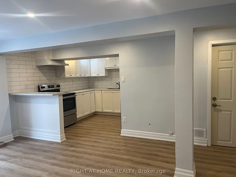 4203 Wheelwright Cres — Photo 4