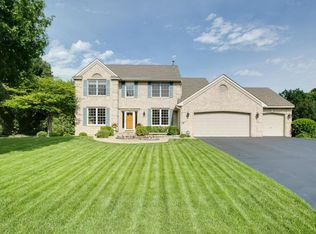 8824 Queensland Ln N, Maple Grove, MN 55311