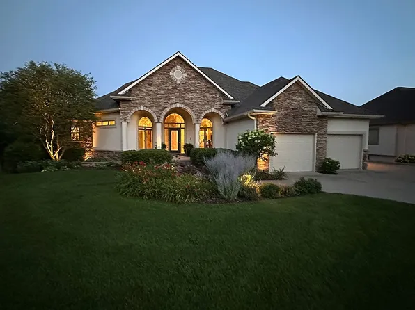 12908 Wilden Cir, Urbandale, IA 50323