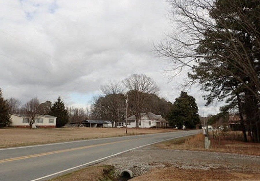 2nd image of 5909 Black Creek Rd