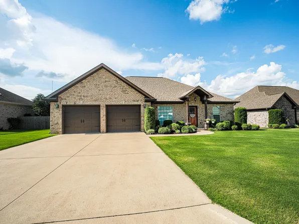 135 Fox Loop, Muscle Shoals, AL 35661