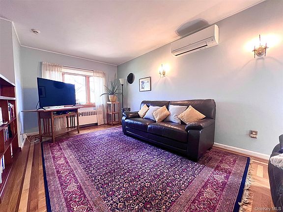 5th image of 2561 Eastchester Road