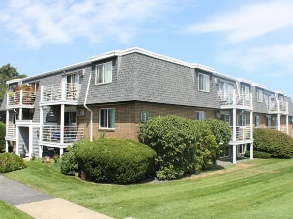 145 Essex Ave APT 304, Gloucester, MA 01930