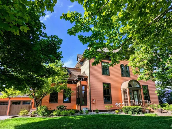 230 E Ridge St, Marquette, MI 49855