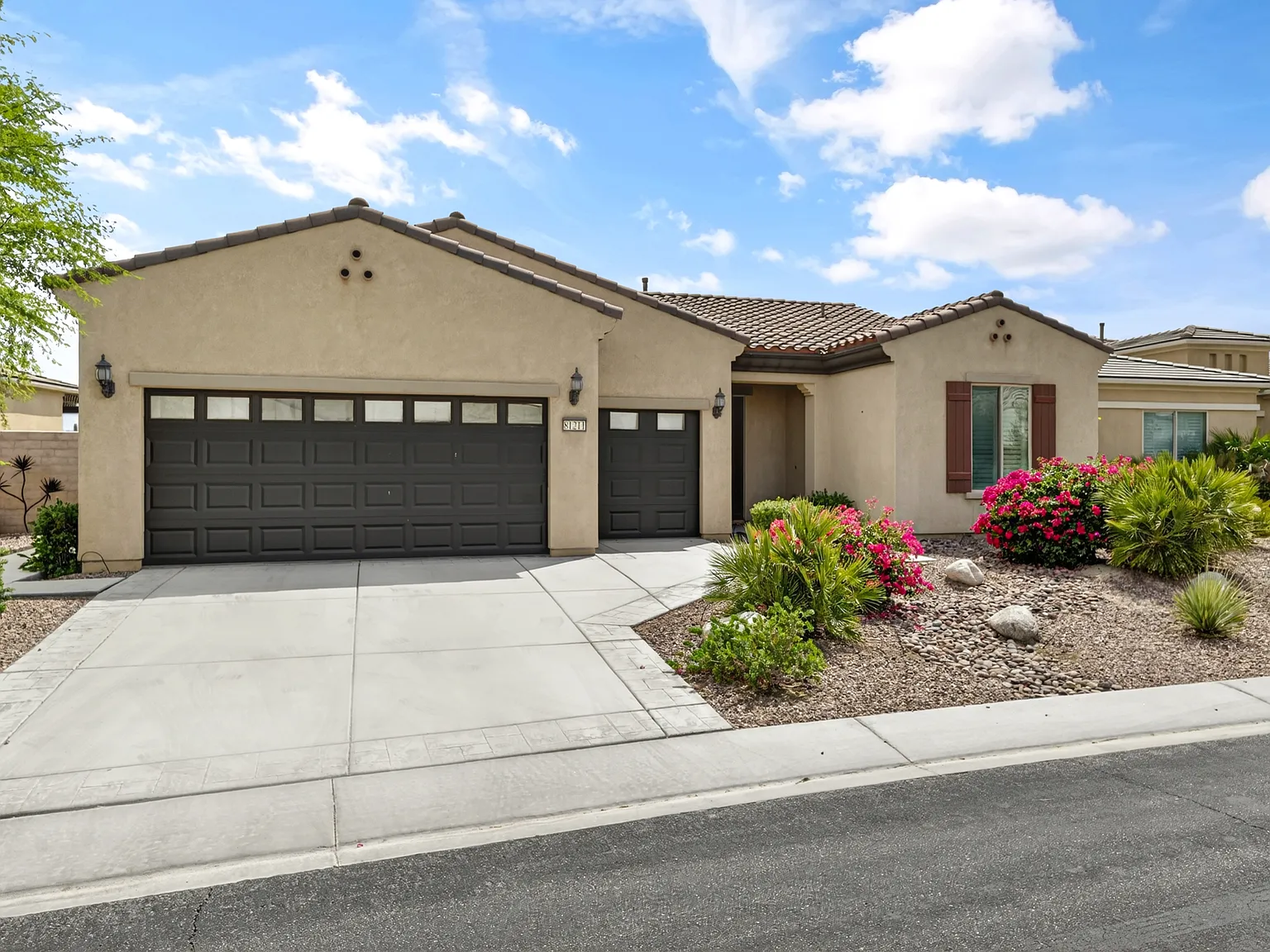3 bed, 1756 sqft, $3,275 — Photo 2