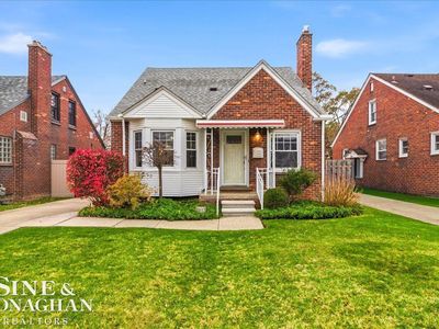 2025 Anita Ave, Grosse Pointe Woods, MI, 48236