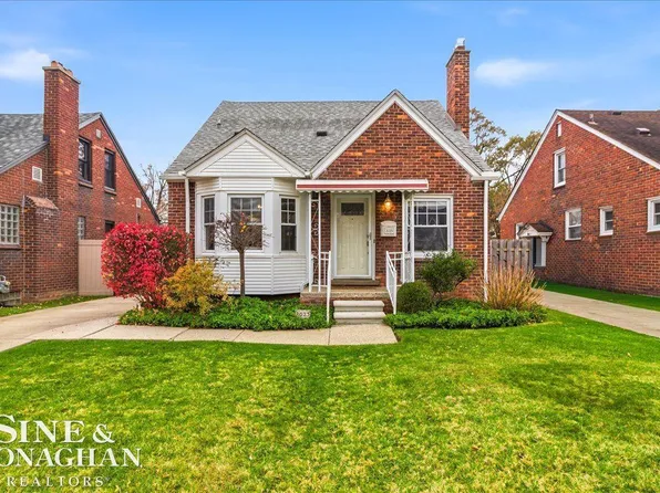 2025 Anita Ave, Grosse Pointe Woods, MI 48236