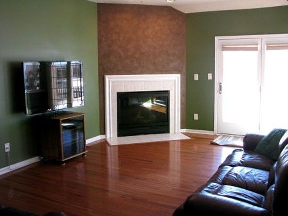 2nd image of 326 Hamilton Dr