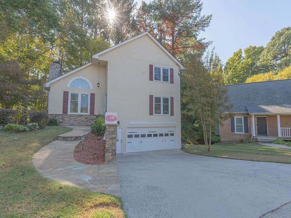 12007 Woodholm Ct
