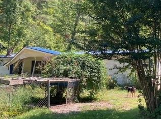 295 Pistol City, Whitesburg, KY 41858