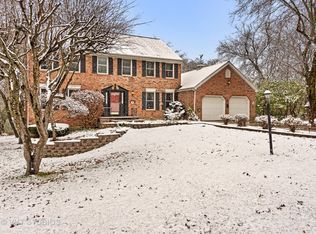 4 Hampton Ct, Algonquin, IL 60102