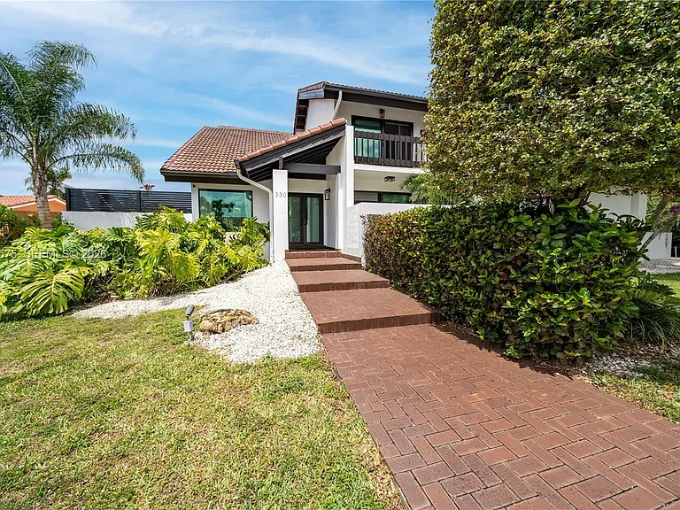 330 SW 133rd Pl — Photo 50