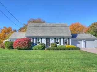 43 Renee Dr, Pawcatuck, CT 06379
