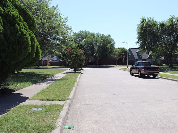 5th image of 512 Vincent St