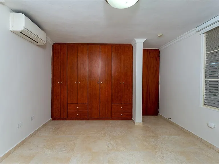 254 Sabanera — Photo 15