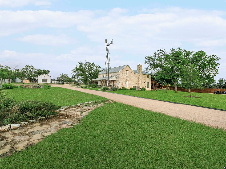 1st image of 271 SMOKEHOUSE RD