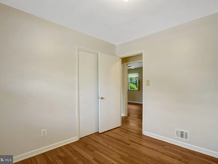 821 N Latham St — Photo 25
