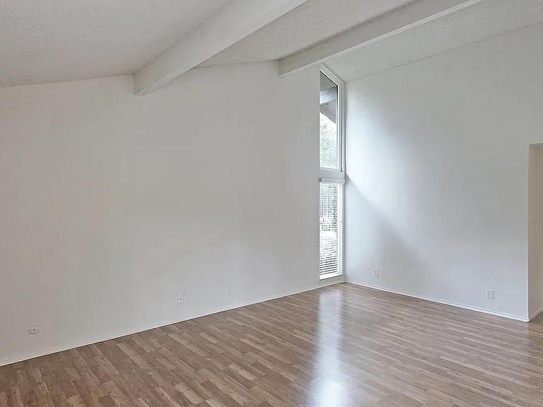 4336 Fair Oaks Blvd — Photo 3