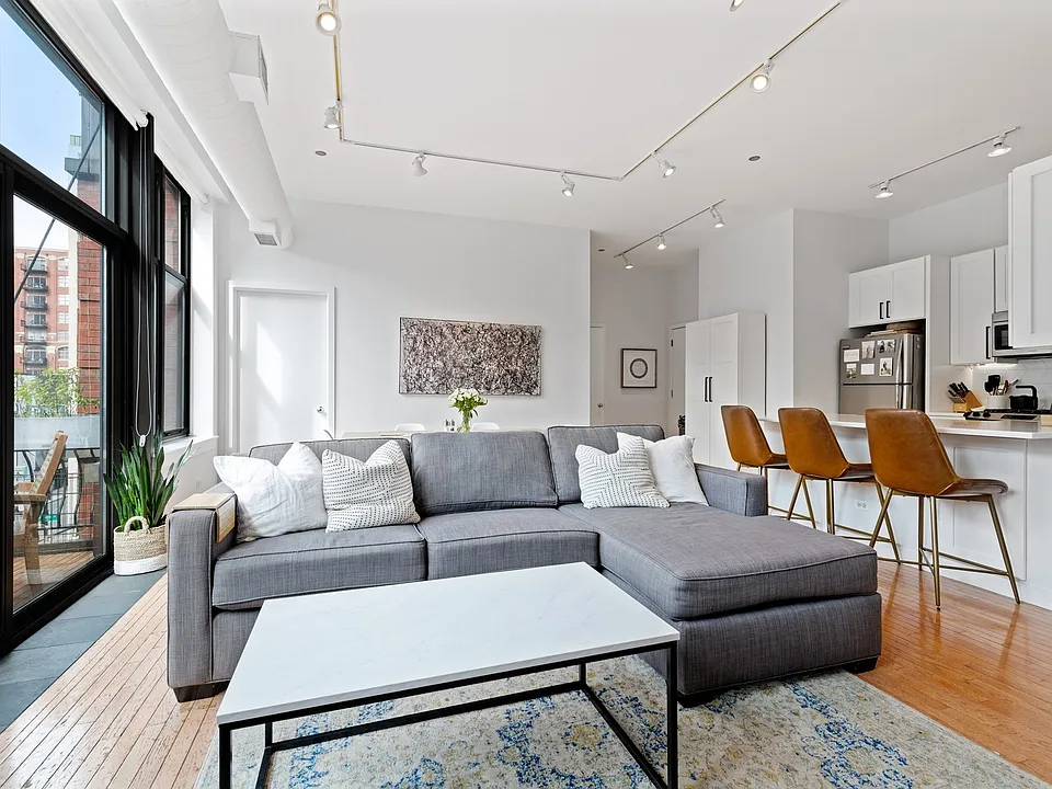 333 W Hubbard St #5A