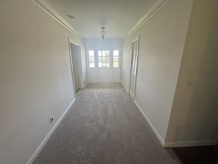 151 Rucker Ln — Photo 2