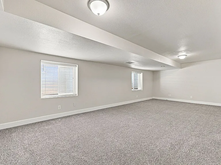 2202 Hanham Dr — Photo 26