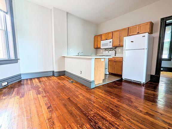 4th image of 2920 Wyoming St #2F