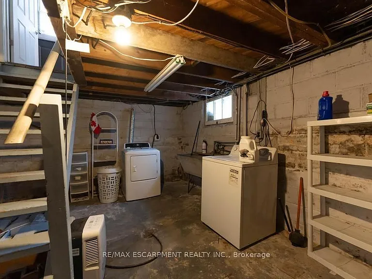 501 Upper Wellington St — Photo 12