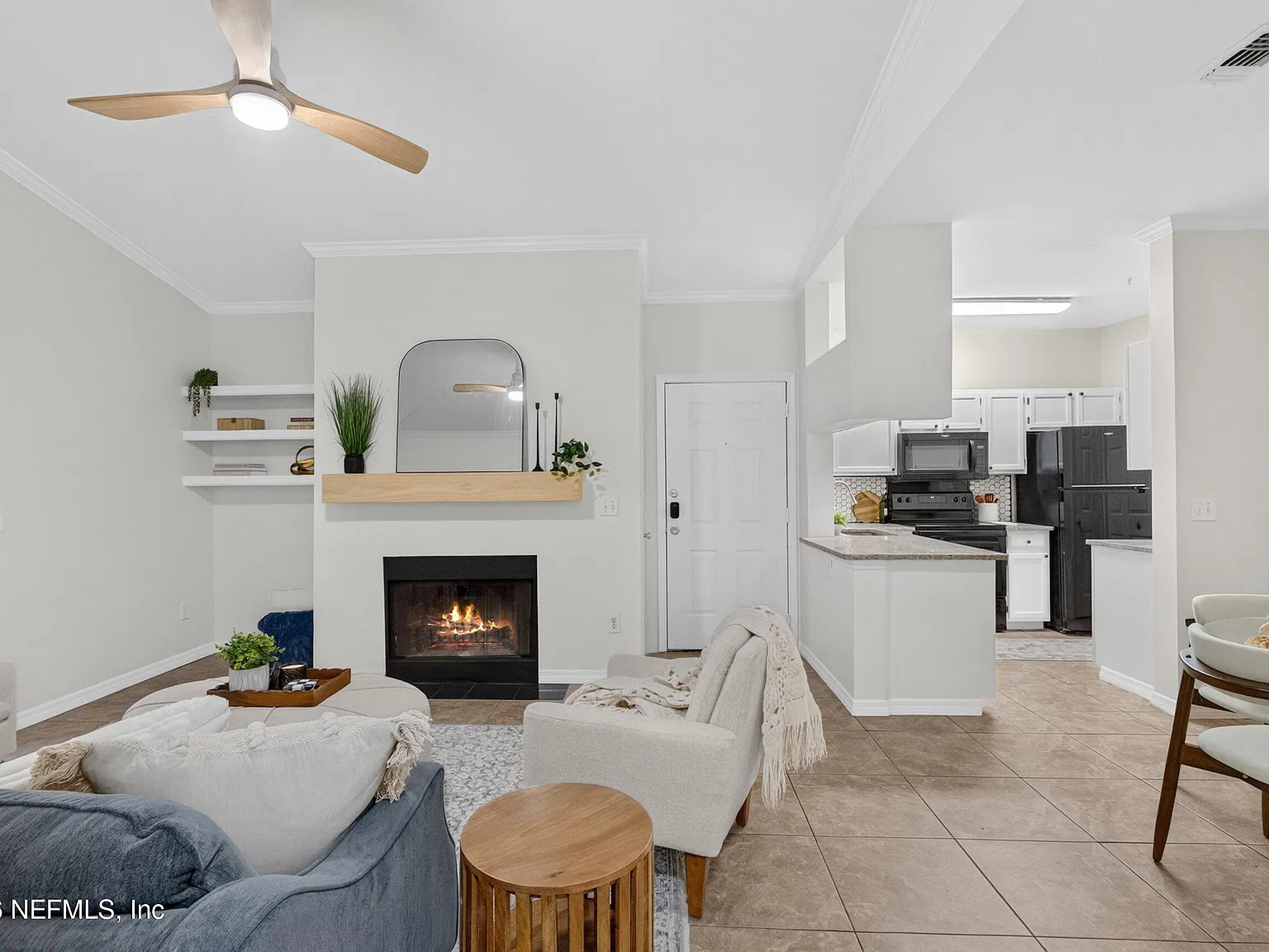 2 bed, 2.0 bath, $2,100 — Photo 4